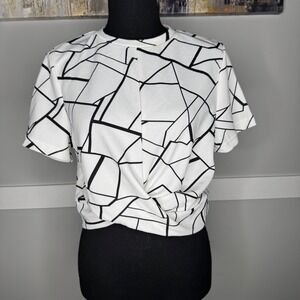 Shein Women Large Geometric Twist Front Crop Top White Black Short Sleeve